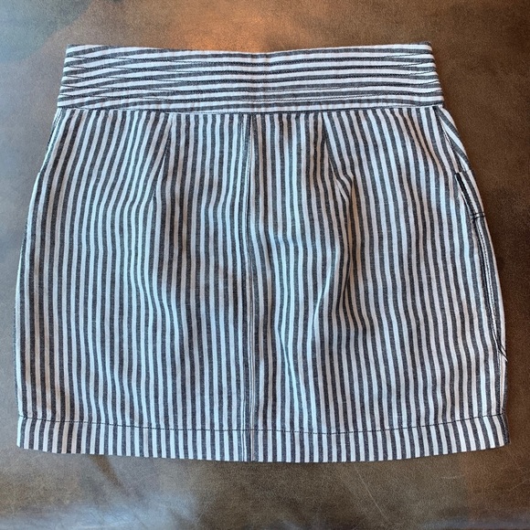 Urban Outfitters Gray & White Striped Mini Skirt - Picture 2 of 4